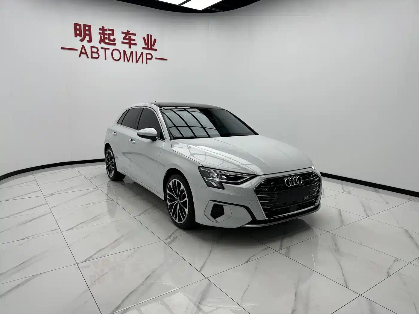 Audi A3 2024 Sportback 35 TFSI Luxury Elegance — миниатюра 3