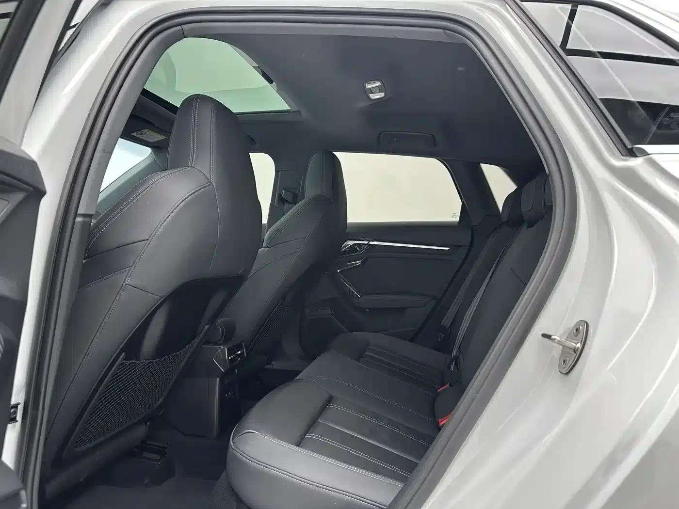 Audi A3 2024 Sportback 35 TFSI Luxury Elegance — миниатюра 6