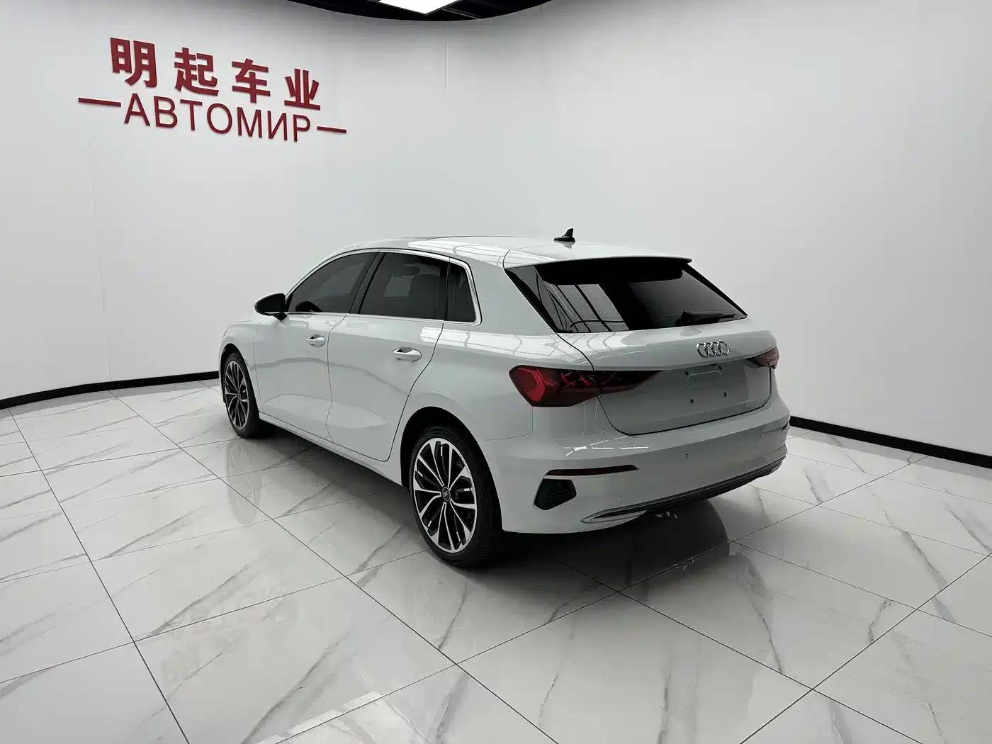 Audi A3 2024 Sportback 35 TFSI Luxury Elegance — миниатюра 8