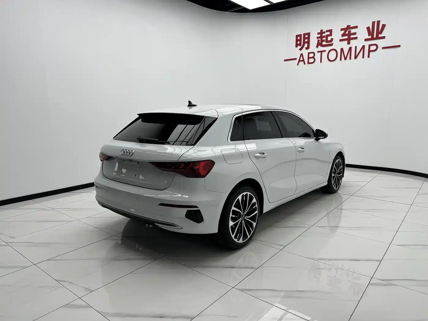 Audi A3 2024 Sportback 35 TFSI Luxury Elegance — миниатюра 9