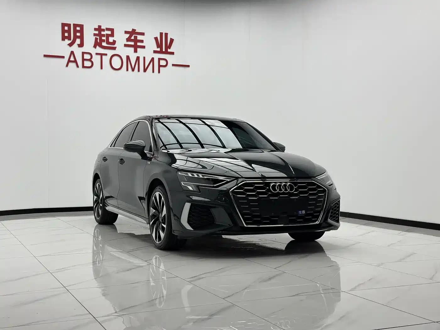 Audi A3 2023 Facelift A3L Limousine 35 TFSI Sporty Edition — миниатюра 3