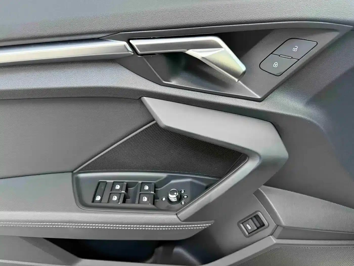 Audi A3 2023 Facelift A3L Limousine 35 TFSI Sporty Edition — миниатюра 11