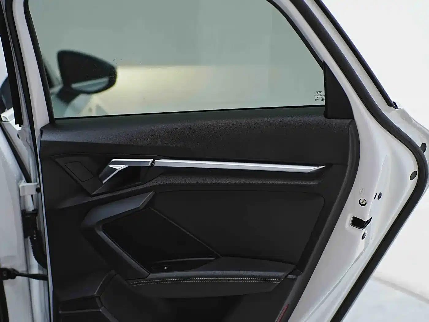 Audi A3 2023 Sportback 35 TFSI Fashion Sport — миниатюра 11