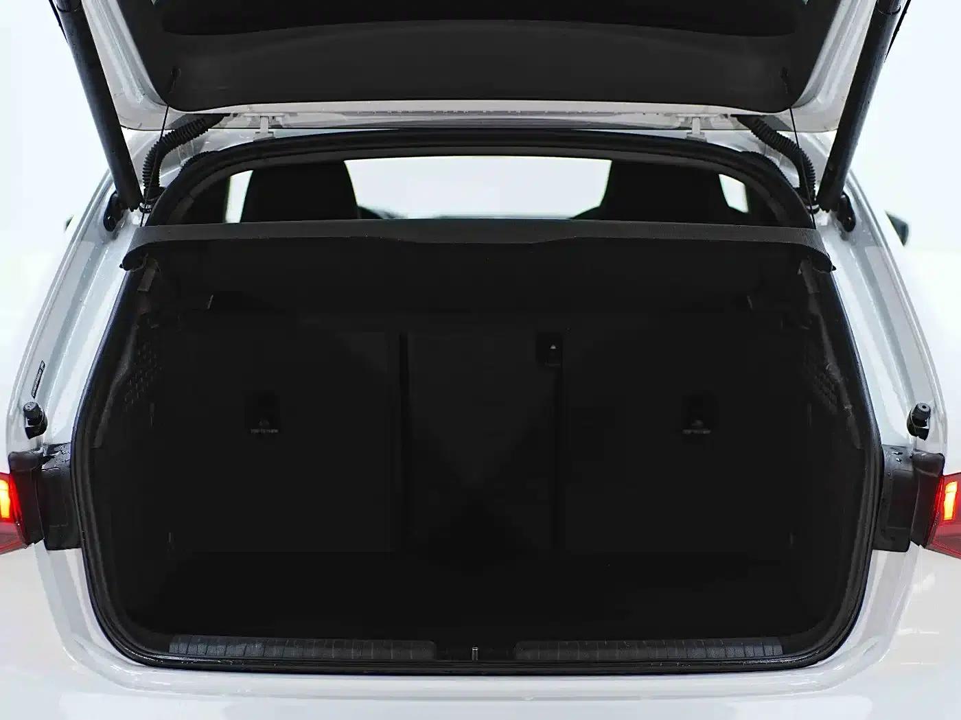 Audi A3 2023 Sportback 35 TFSI Fashion Sport — миниатюра 10