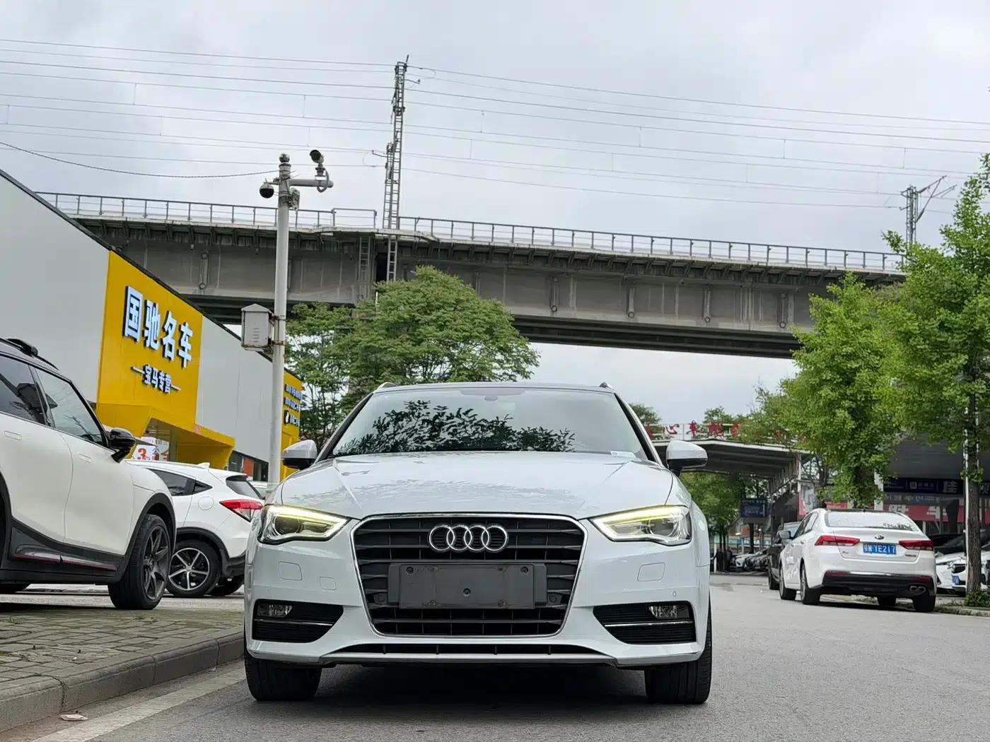 Audi A3 2016 Sportback 35 TFSI Fashion Edition — миниатюра 2