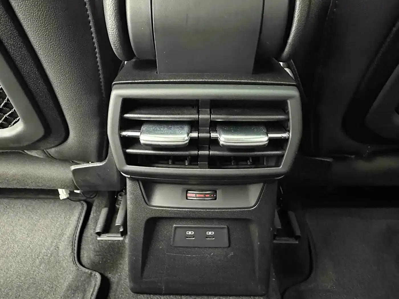 Audi A3 2023 Facelift Sportback 35 TFSI Luxury Sport — миниатюра 13