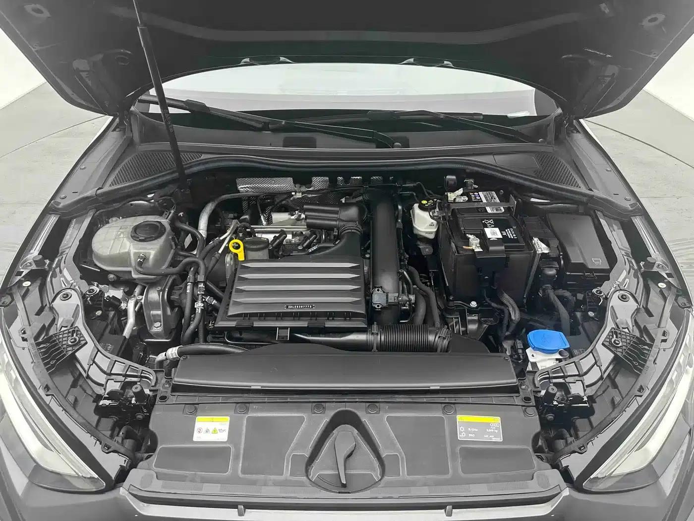 Audi A3 2023 Facelift Sportback 35 TFSI Luxury Sport — миниатюра 19