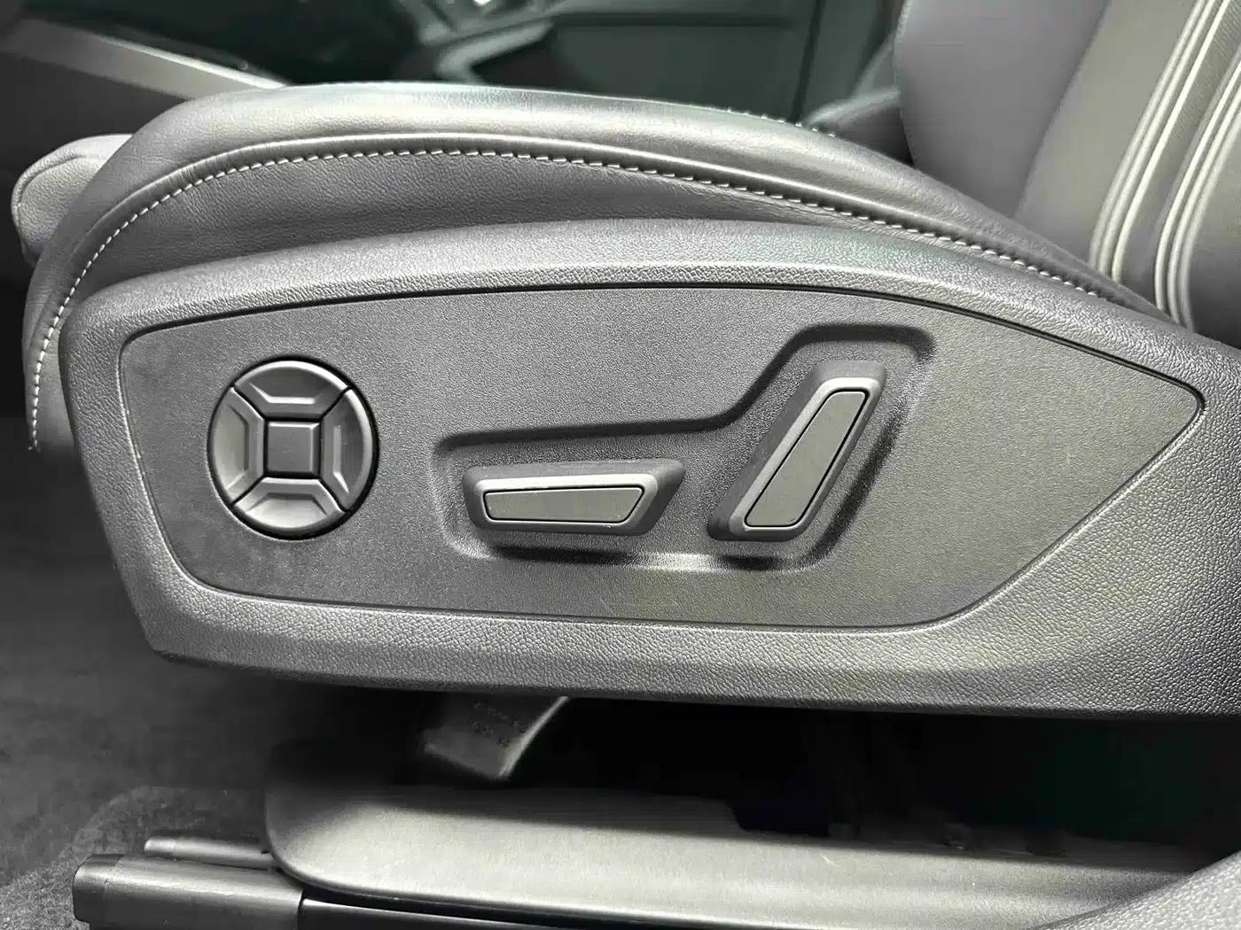 Audi A3 2023 Facelift A3L Limousine 35 TFSI Sporty Edition — миниатюра 11