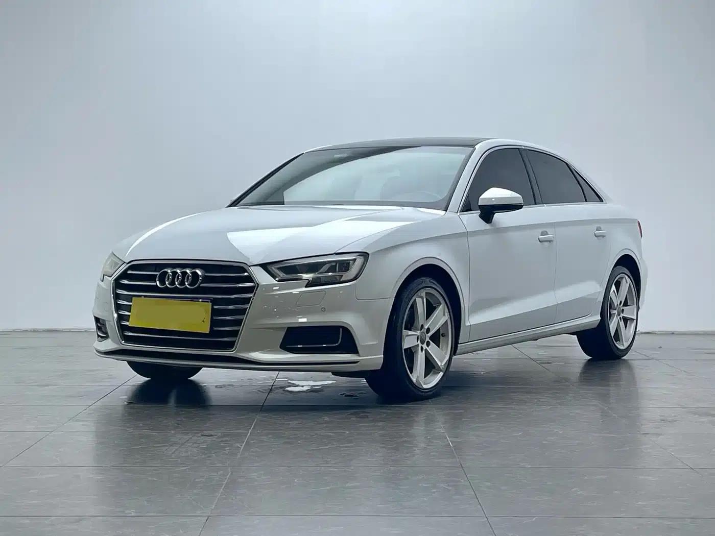 Audi A3 2018 30th Anniversary Edition Limousine 35 TFSI Fashion Model — миниатюра 1