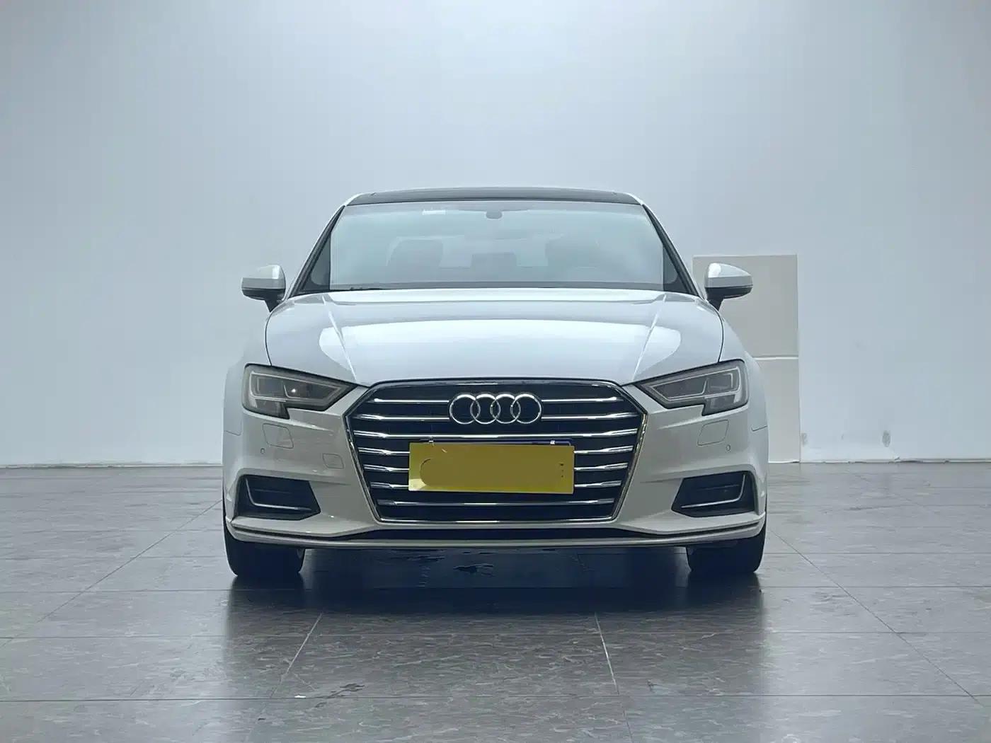 Audi A3 2018 30th Anniversary Edition Limousine 35 TFSI Fashion Model — миниатюра 2