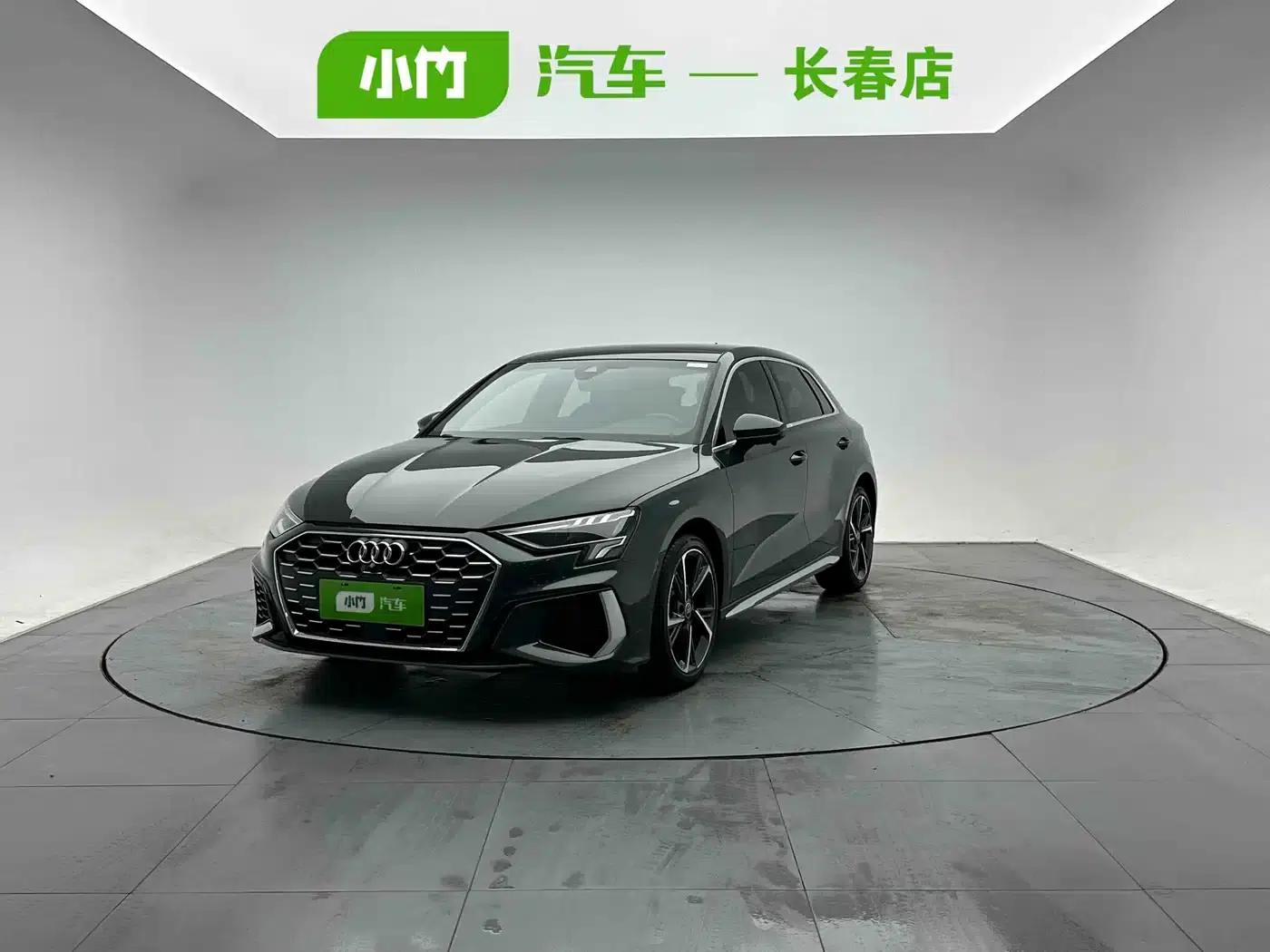 Audi A3 2023 Facelift Sportback 35 TFSI Fashion Sporty Model — миниатюра 1