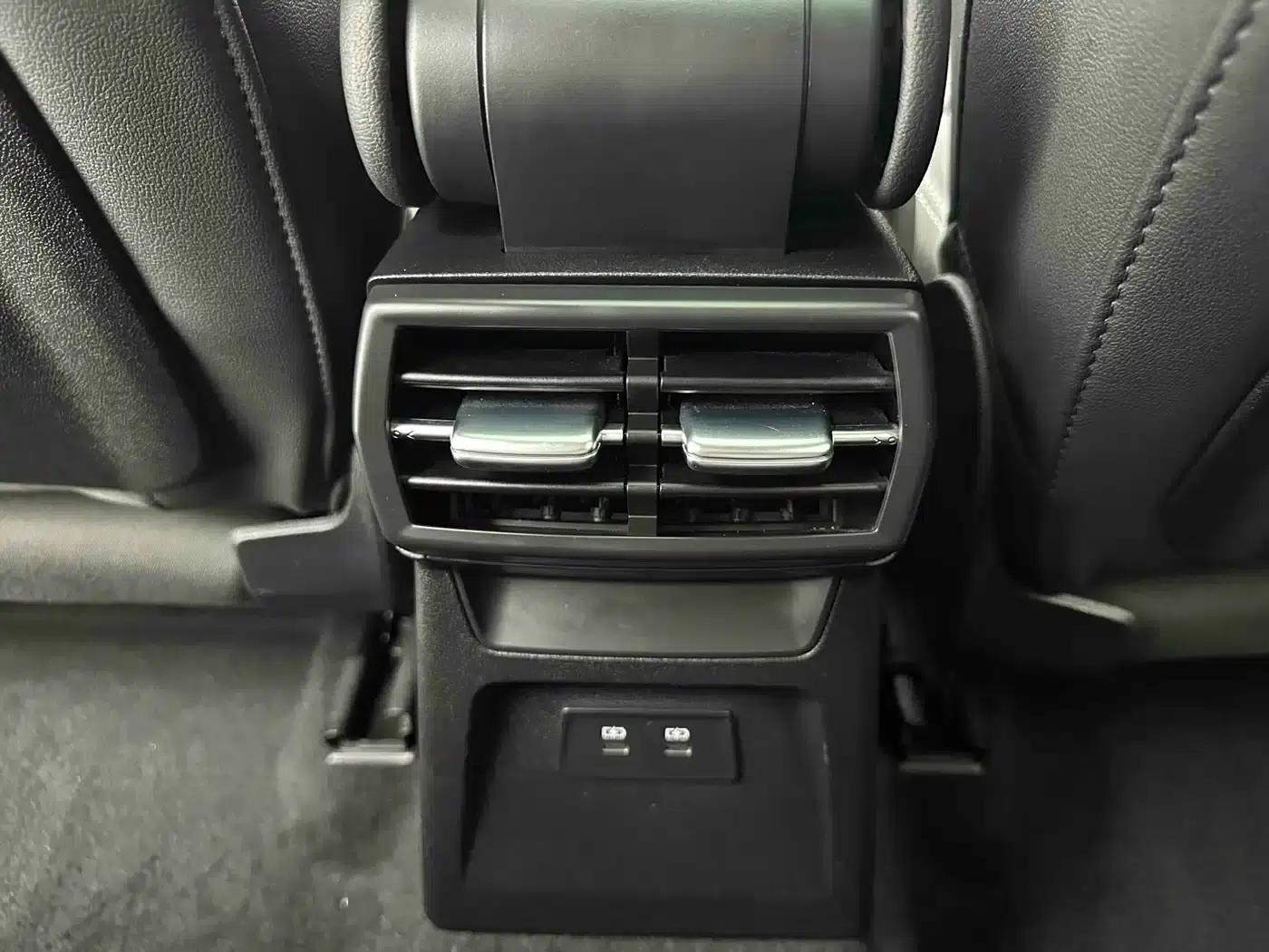 Audi A3 2023 Facelift Sportback 35 TFSI Fashion Sporty Model — миниатюра 13