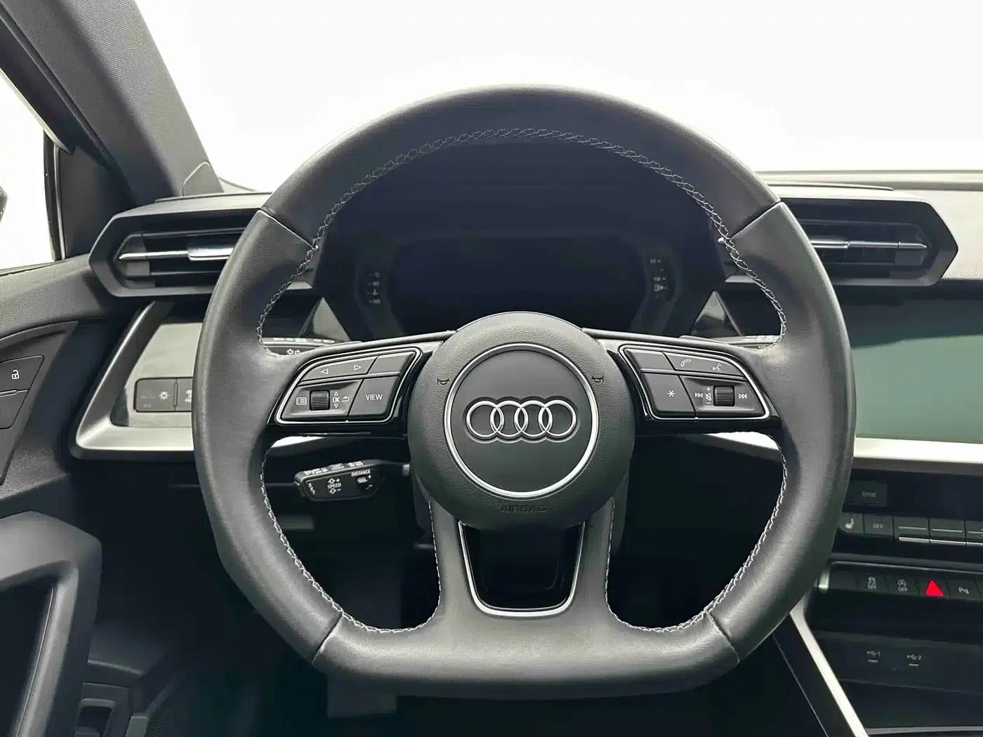 Audi A3 2023 Facelift Sportback 35 TFSI Fashion Sporty Model — миниатюра 17