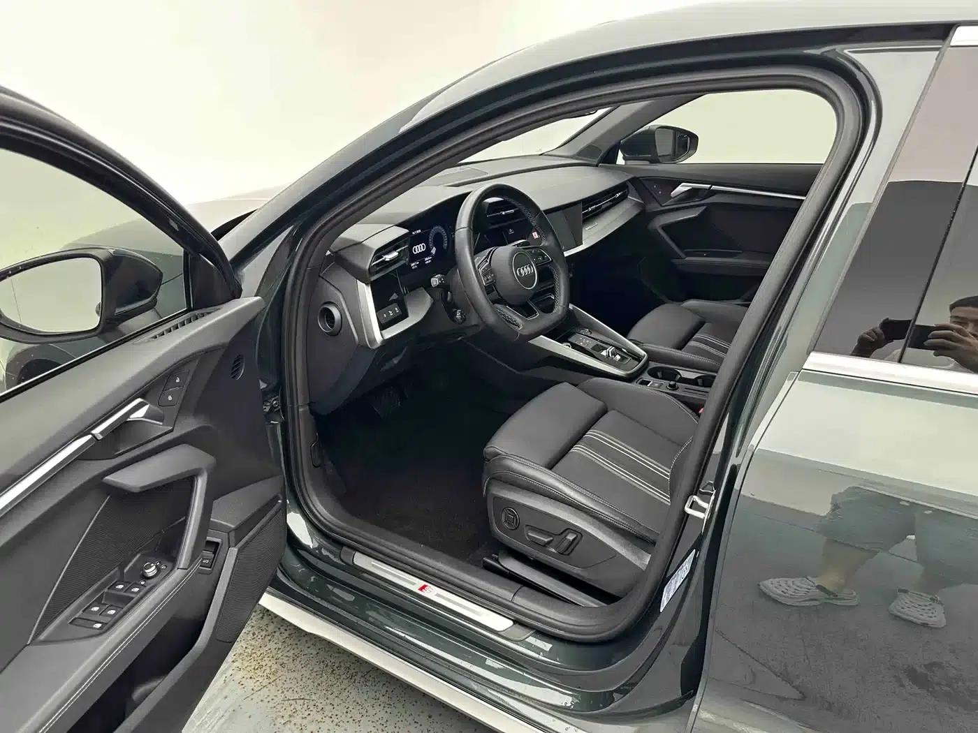 Audi A3 2023 Facelift Sportback 35 TFSI Fashion Sporty Model — миниатюра 9