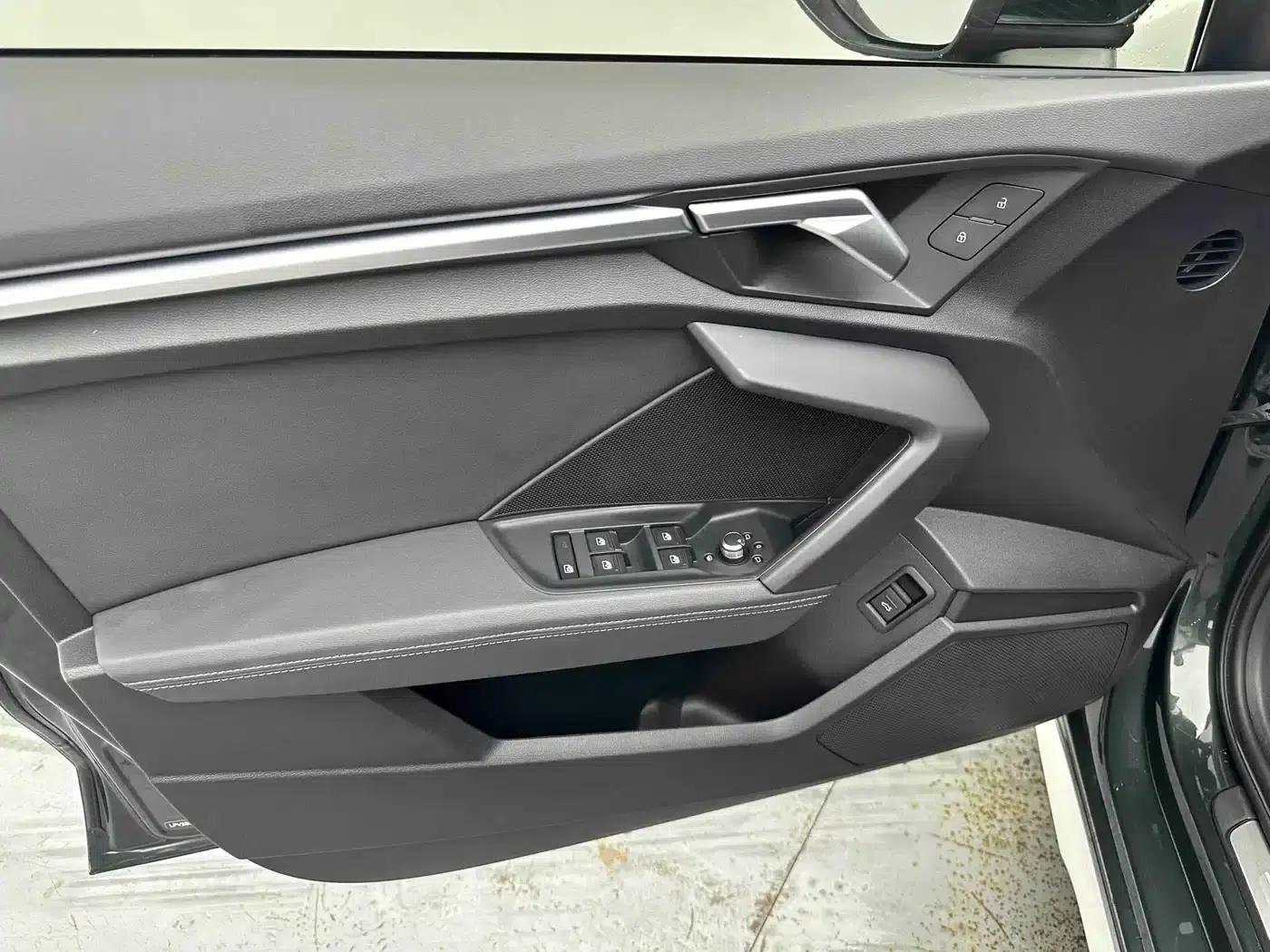 Audi A3 2023 Facelift Sportback 35 TFSI Fashion Sporty Model — миниатюра 10
