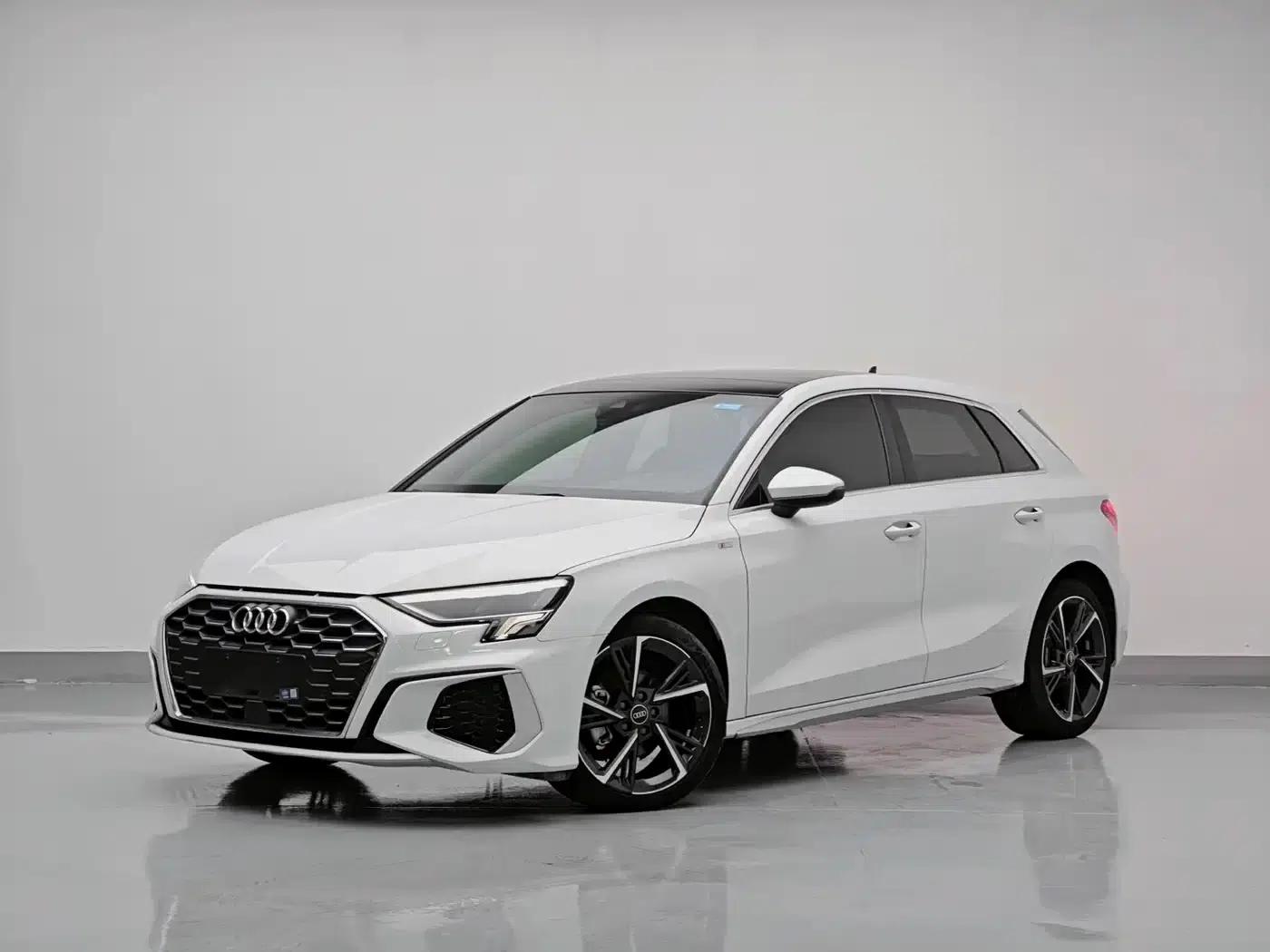 Audi A3 2022 Sportback 35 TFSI Fashion Sport — миниатюра 1