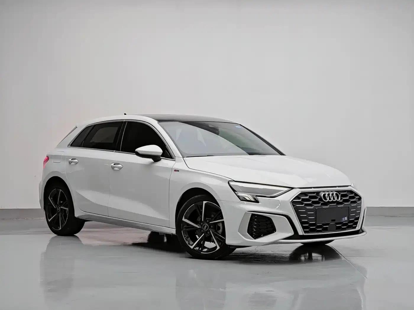Audi A3 2022 Sportback 35 TFSI Fashion Sport — миниатюра 3
