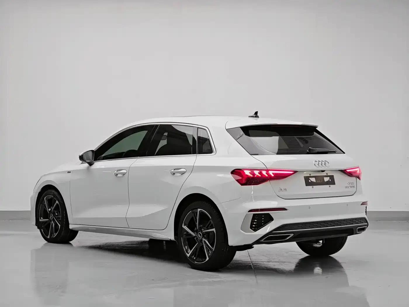Audi A3 2022 Sportback 35 TFSI Fashion Sport — миниатюра 4