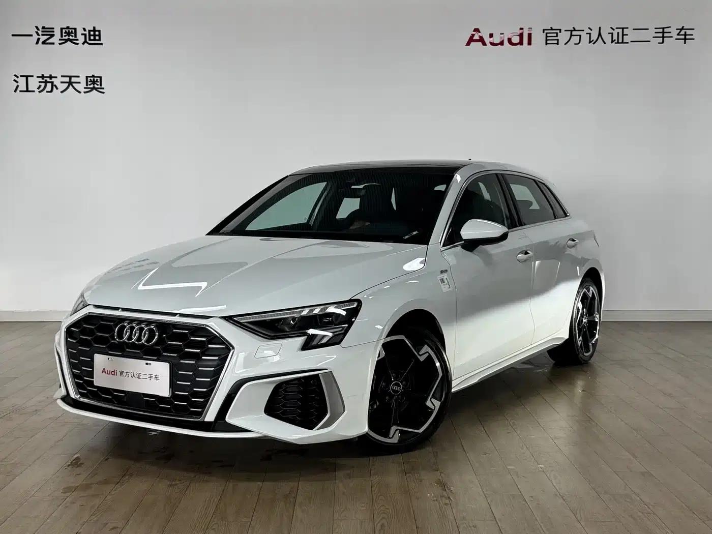 Audi A3 2024 Sportback 35 TFSI Luxury Sport — миниатюра 1