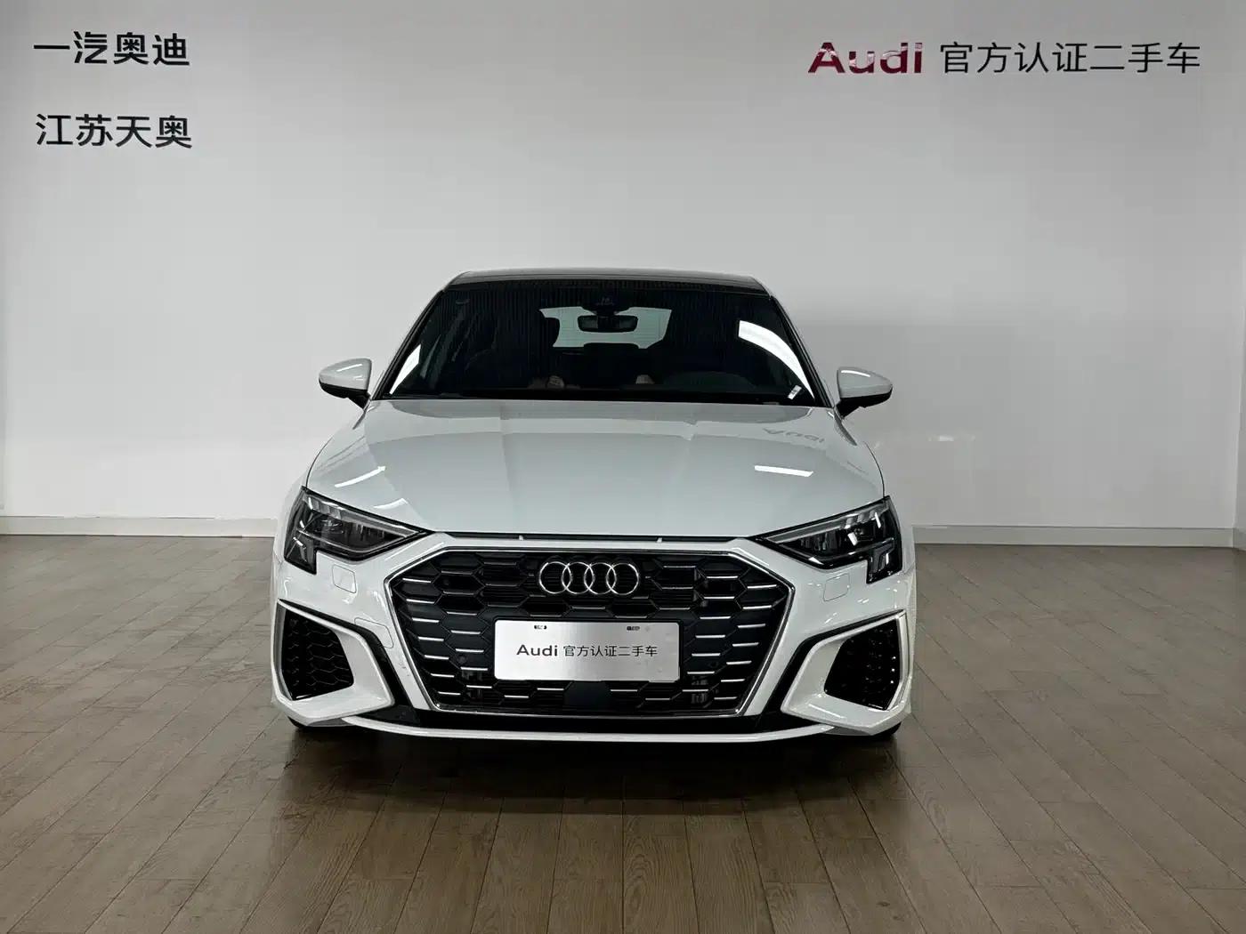 Audi A3 2024 Sportback 35 TFSI Luxury Sport — миниатюра 2