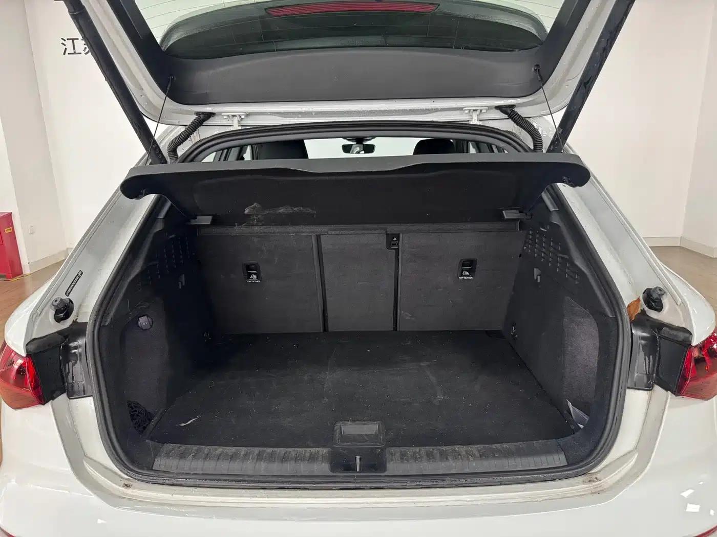 Audi A3 2024 Sportback 35 TFSI Luxury Sport — миниатюра 6