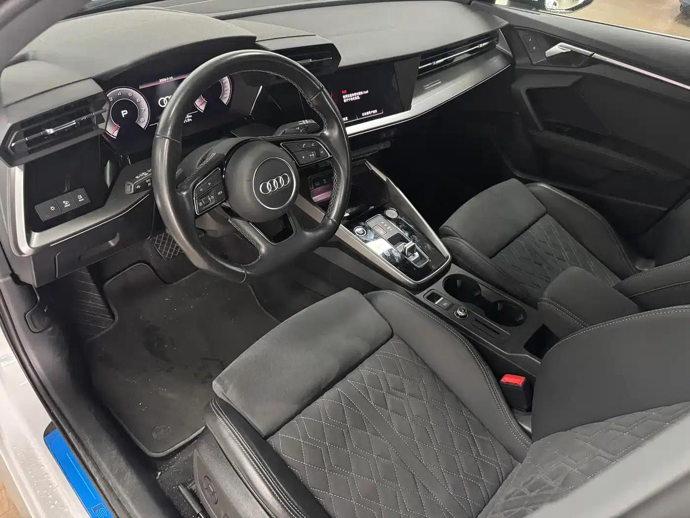 Audi A3 2024 Sportback 35 TFSI Luxury Sport — миниатюра 9
