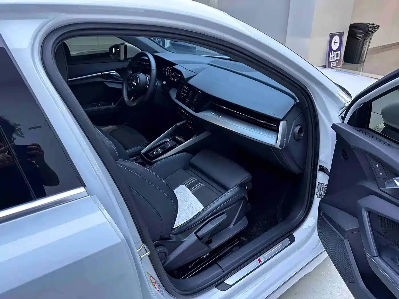 Audi A3 2023 Facelift A3L Limousine 35 TFSI Sporty Edition — миниатюра 10