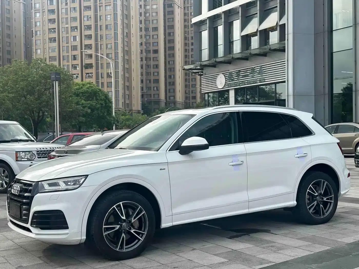 Audi Q5L 2018 40 TFSI Luxury Fashion Edition (National V Emission Standard) — миниатюра 1