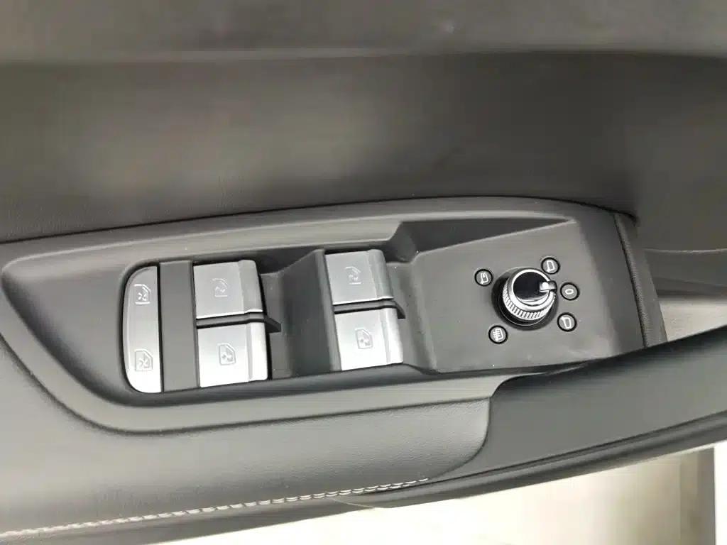Audi Q5L 2024 40 TFSI Fashion Dynamic Edition — миниатюра 9