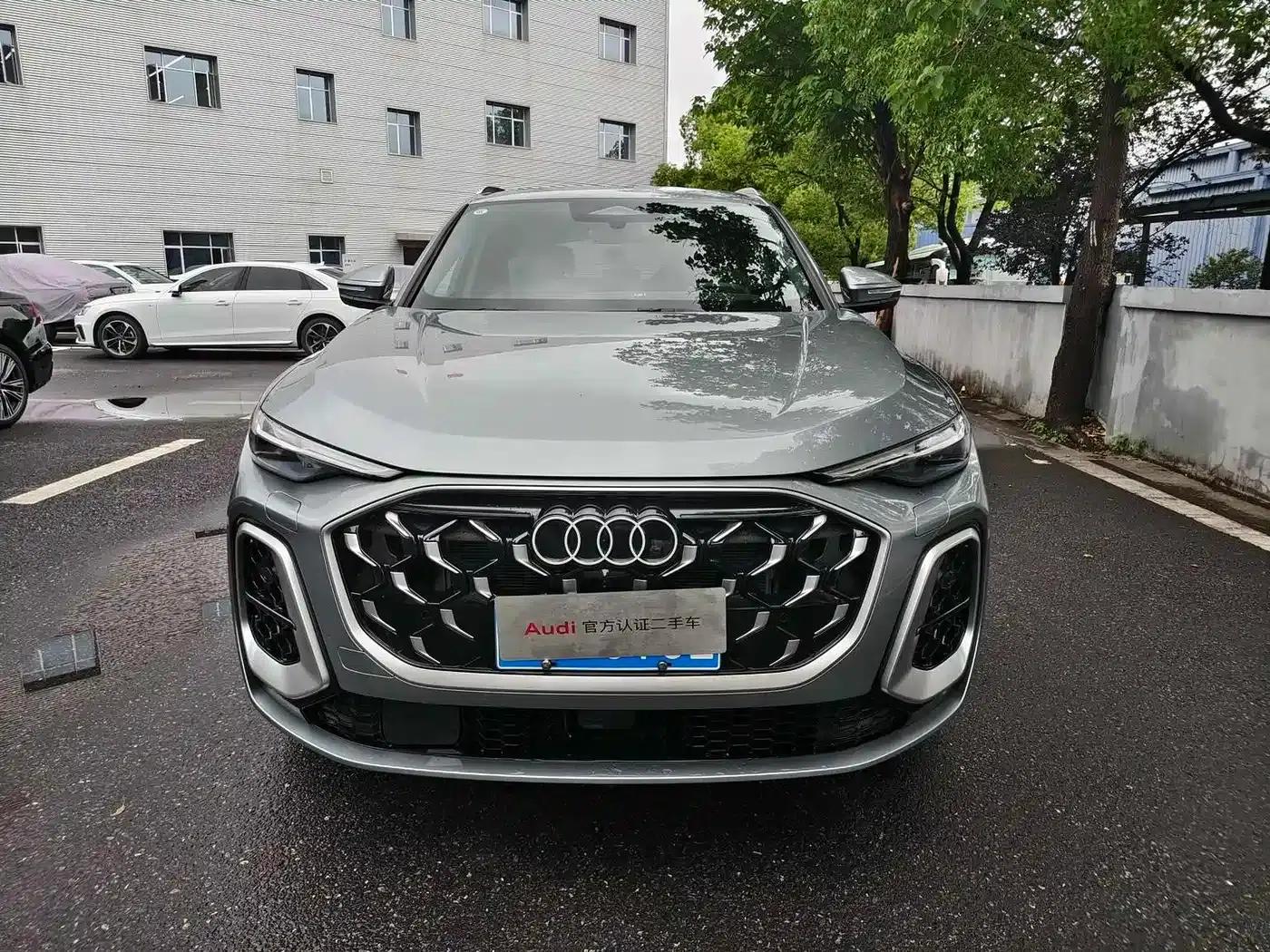 Audi Q5L 2026 2.0T Exclusive Edition for Million Users — миниатюра 2