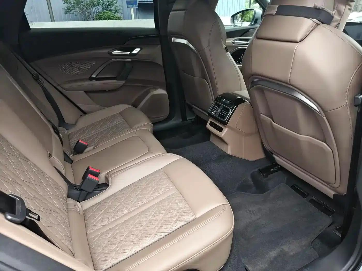 Audi Q5L 2026 2.0T Exclusive Edition for Million Users — миниатюра 8