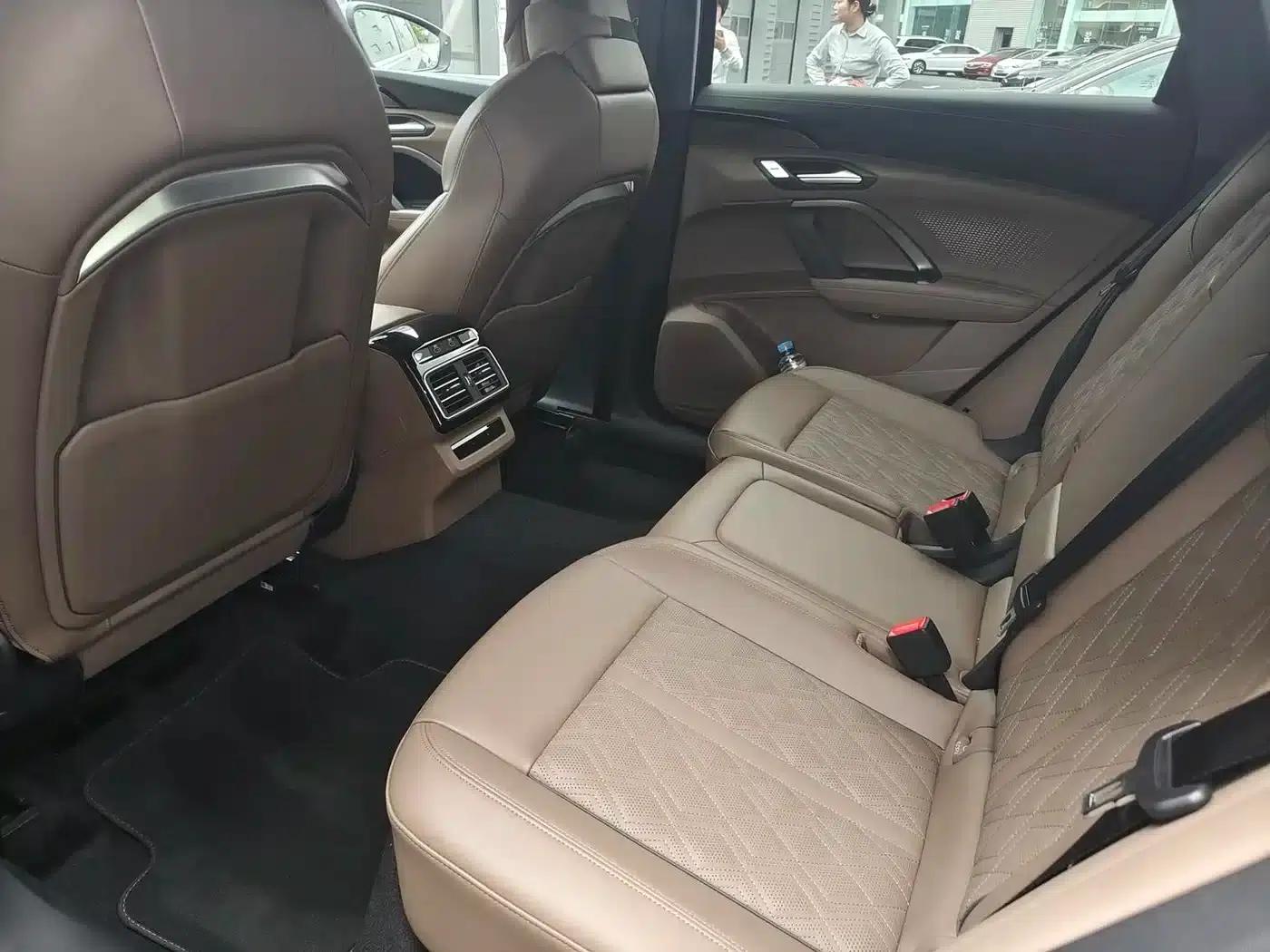 Audi Q5L 2026 2.0T Exclusive Edition for Million Users — миниатюра 10