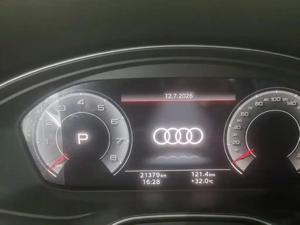 Audi Q5L 2026 45th Anniversary Edition 40 TFSI Luxury Dynamic — миниатюра 6