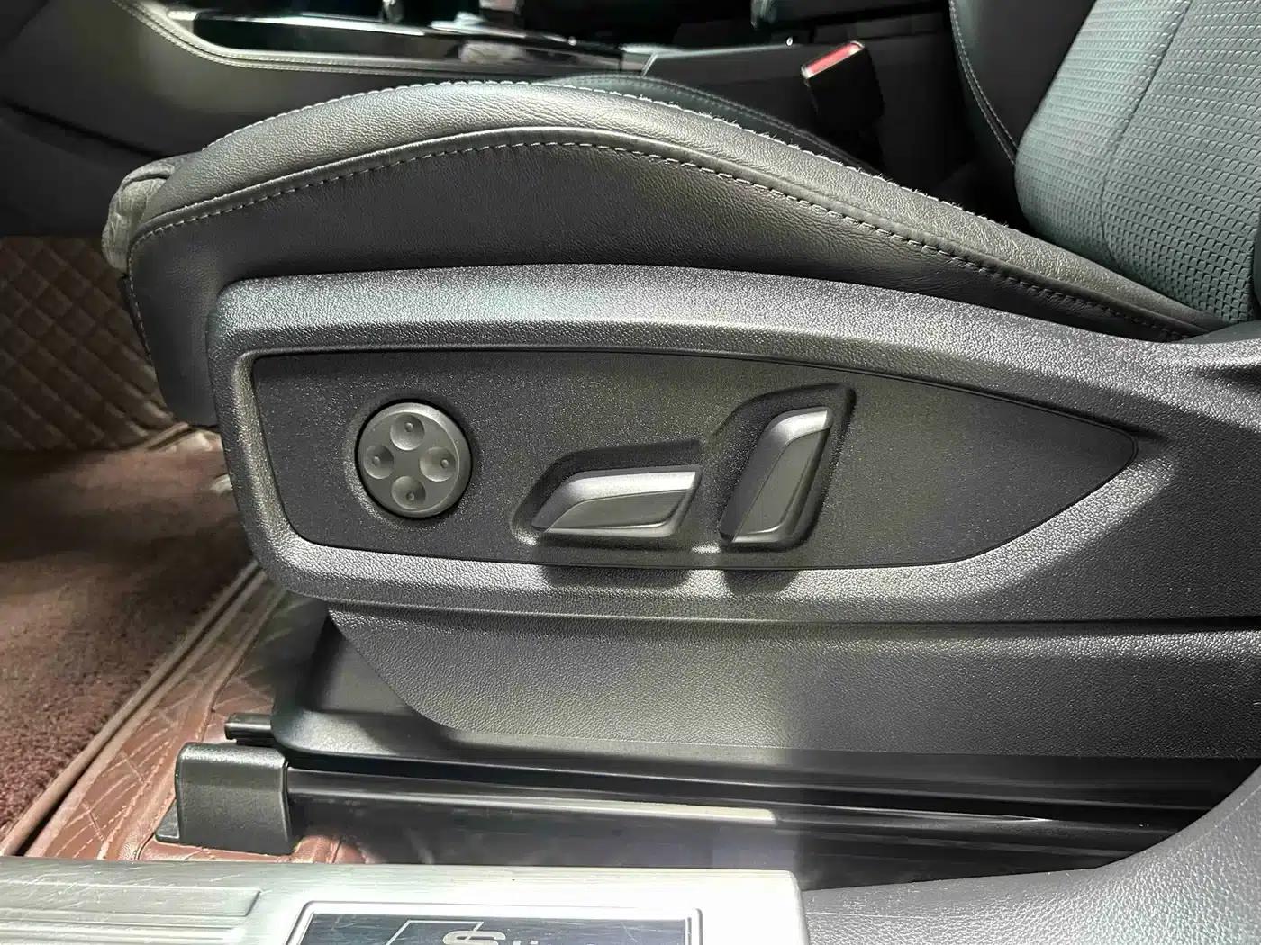 Audi Q5L Sportback 2022 40 TFSI Luxury — миниатюра 12