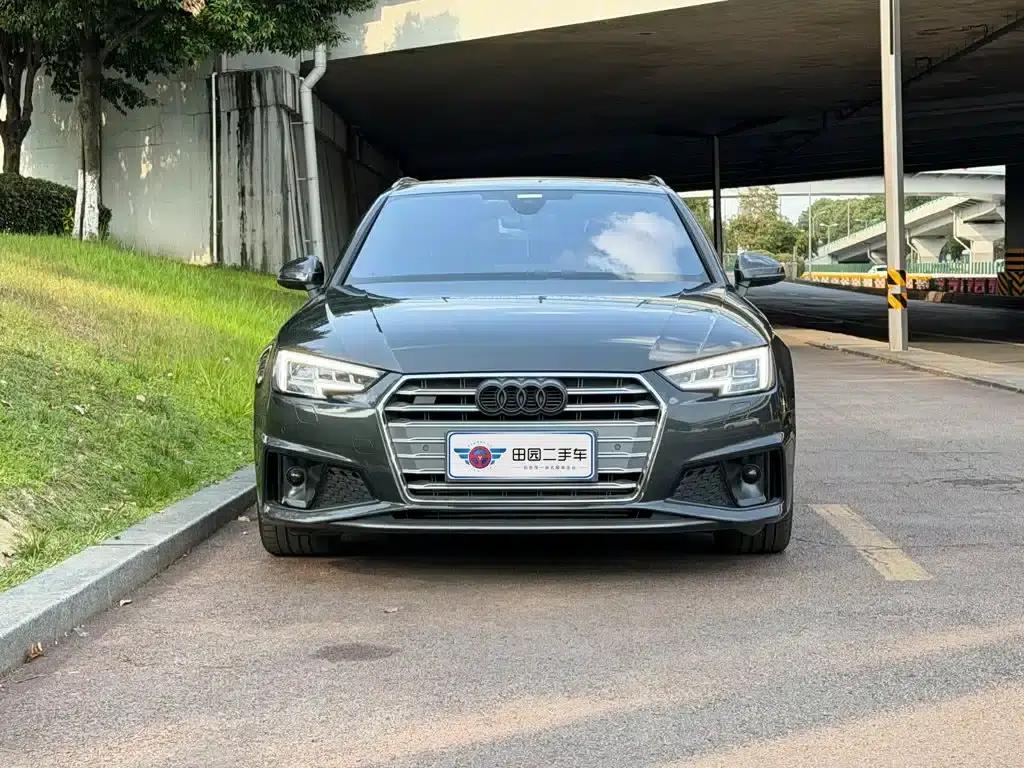 2020 Audi A4 Imported Model Avant 40 TFSI Luxury Dynamic Edition — миниатюра 2