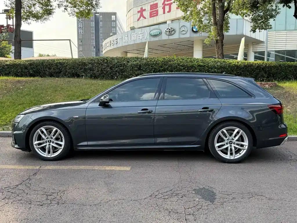 2020 Audi A4 Imported Model Avant 40 TFSI Luxury Dynamic Edition — миниатюра 3