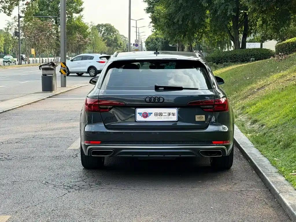 2020 Audi A4 Imported Model Avant 40 TFSI Luxury Dynamic Edition — миниатюра 5