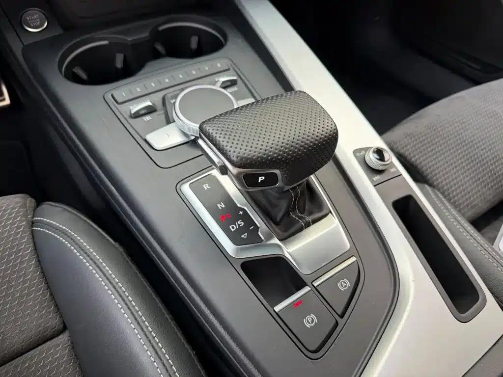 2020 Audi A4 Imported Model Avant 40 TFSI Luxury Dynamic Edition — миниатюра 9