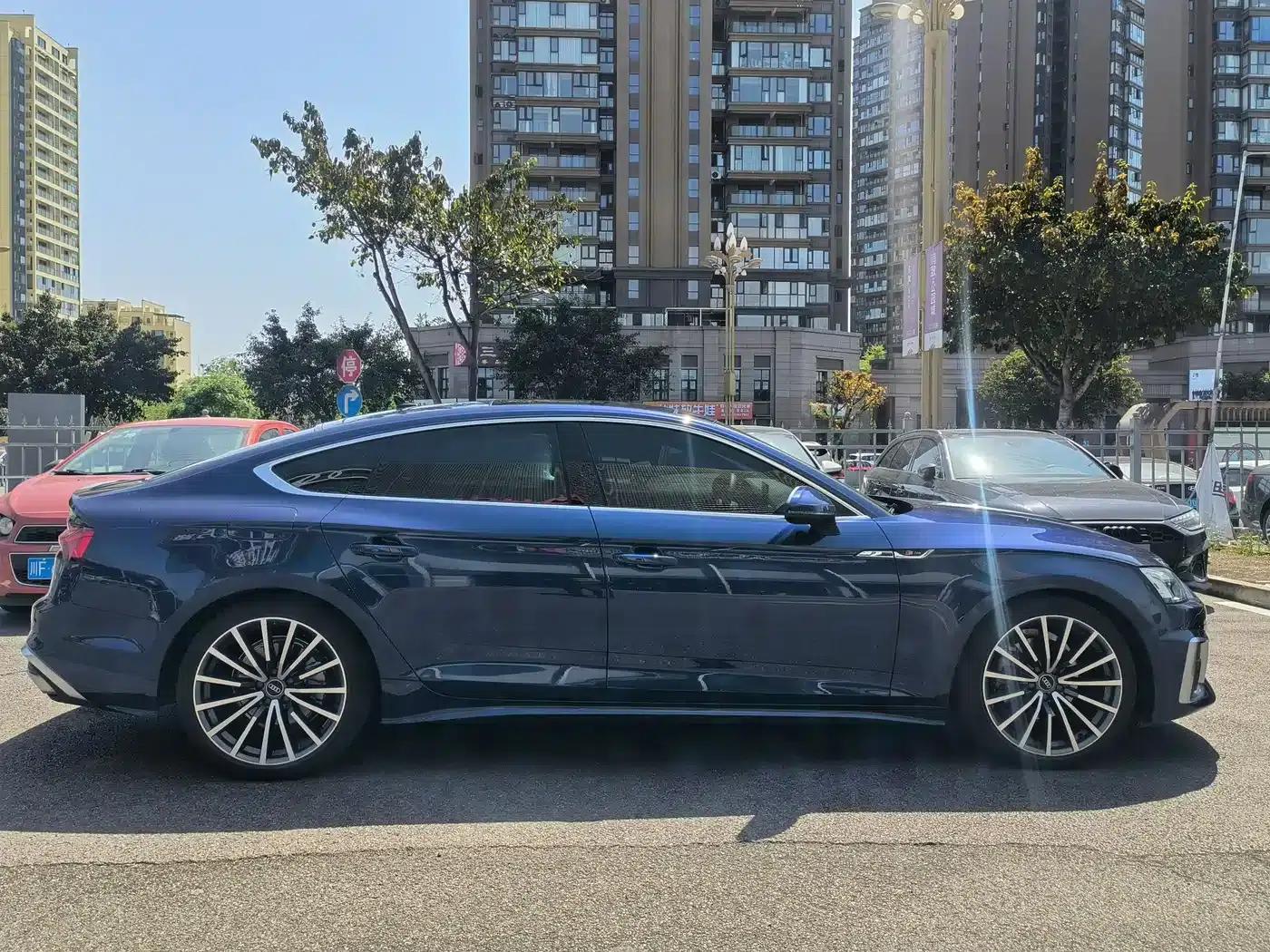 2022 Audi A5 Sportback 40 TFSI quattro Luxury Dynamic (Imported) — миниатюра 2