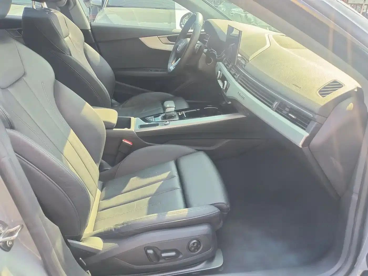 2022 Audi A5 Sportback 40 TFSI quattro Luxury Dynamic (Imported) — миниатюра 3