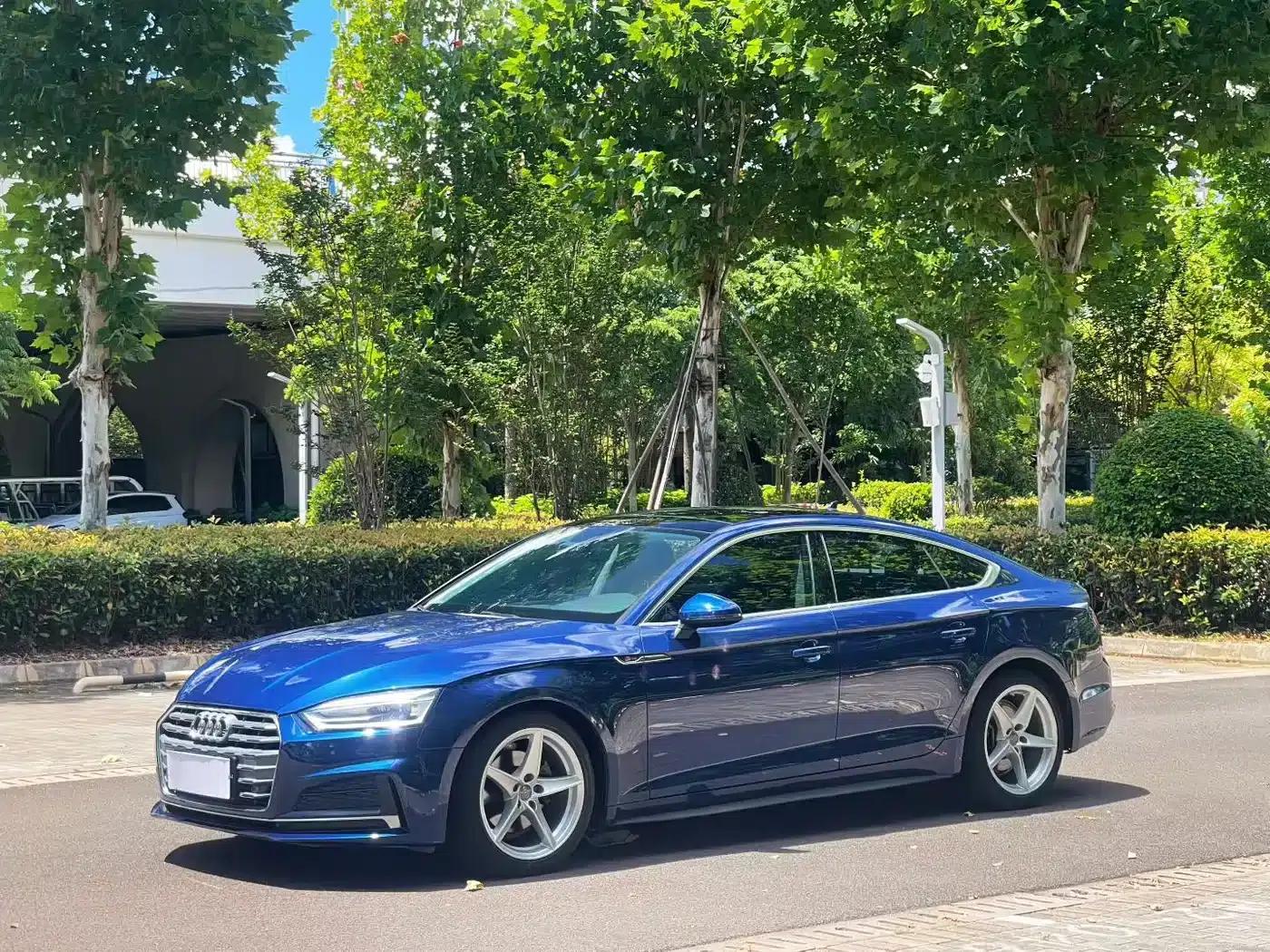 2017 Audi A5 Imported Coupe 40 TFSI Fashion Edition — миниатюра 1