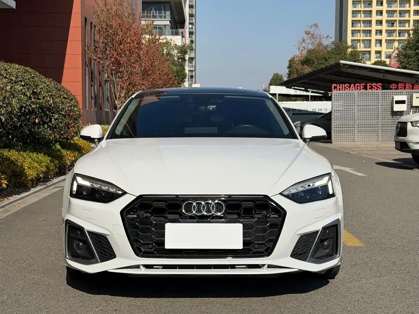 Audi A5 (Imported) 2023 Sportback 40 TFSI quattro Luxury Dynamic — миниатюра 2