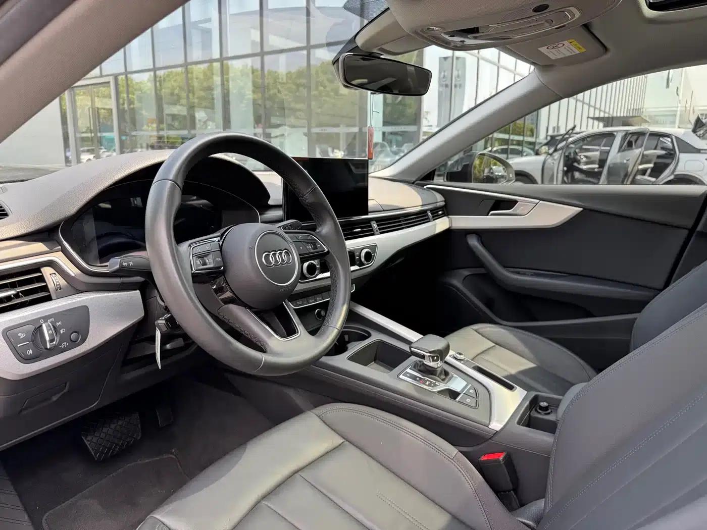 2021 Audi A5 Sportback 40 TFSI (Imported) - Fashionable and Dynamic Model — миниатюра 4
