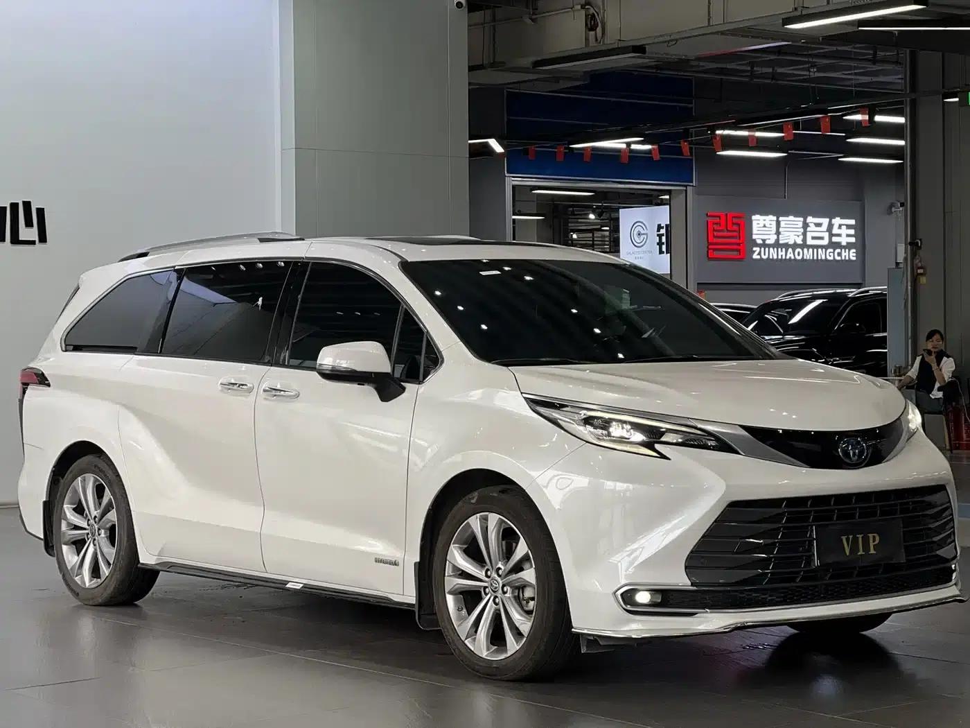 2021 Sienna 2.5L Hybrid Supreme Edition — миниатюра 2