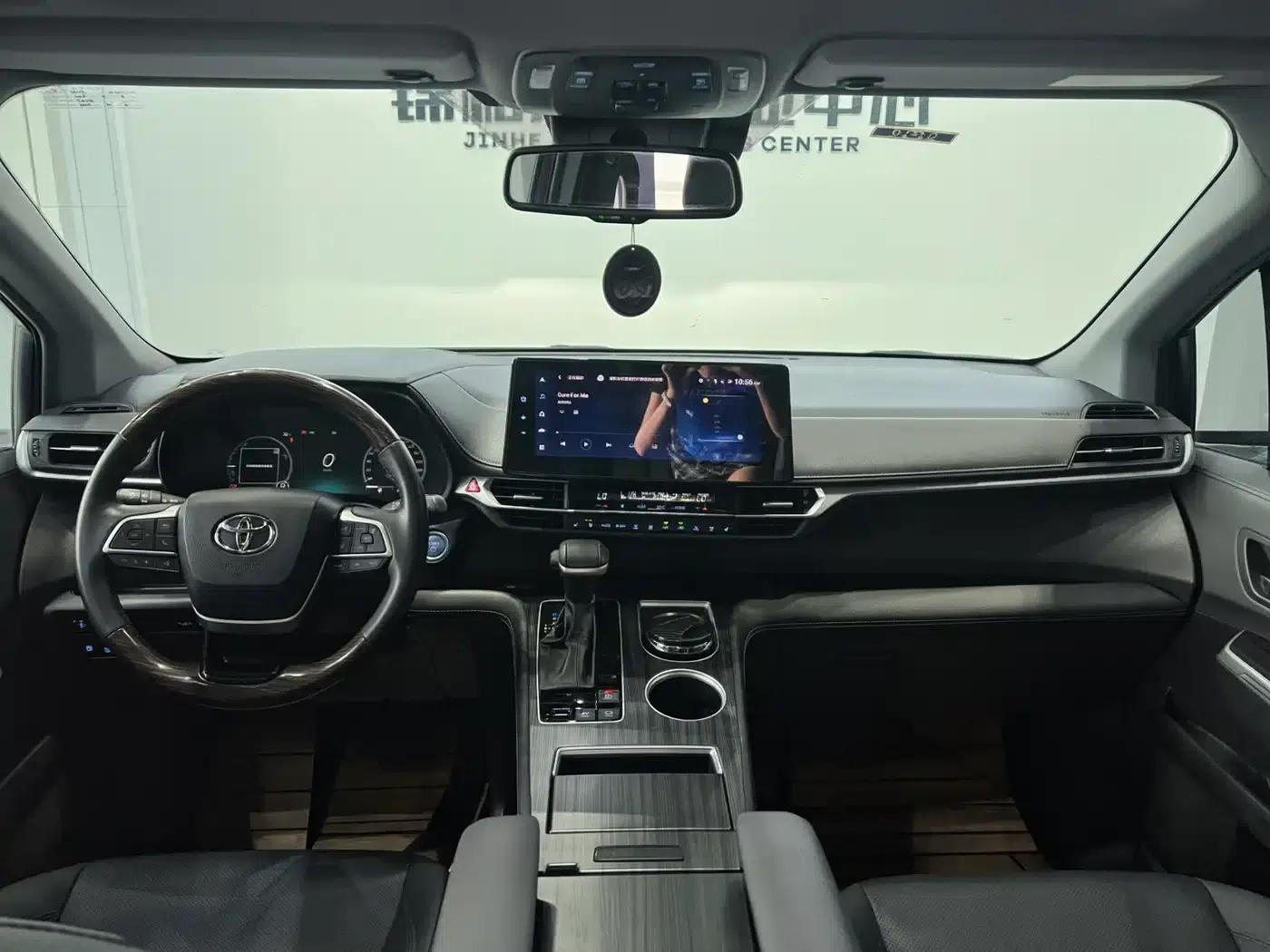 2021 Sienna 2.5L Hybrid Supreme Edition — миниатюра 11