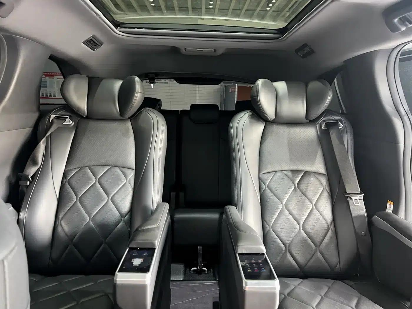 2021 Sienna 2.5L Hybrid Supreme Edition — миниатюра 9