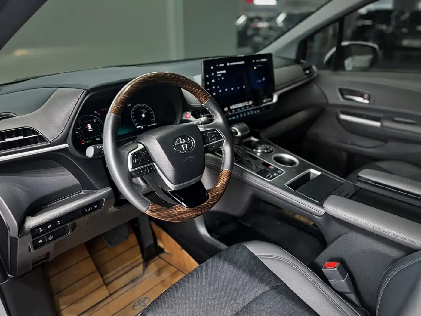 2021 Sienna 2.5L Hybrid Supreme Edition — миниатюра 10