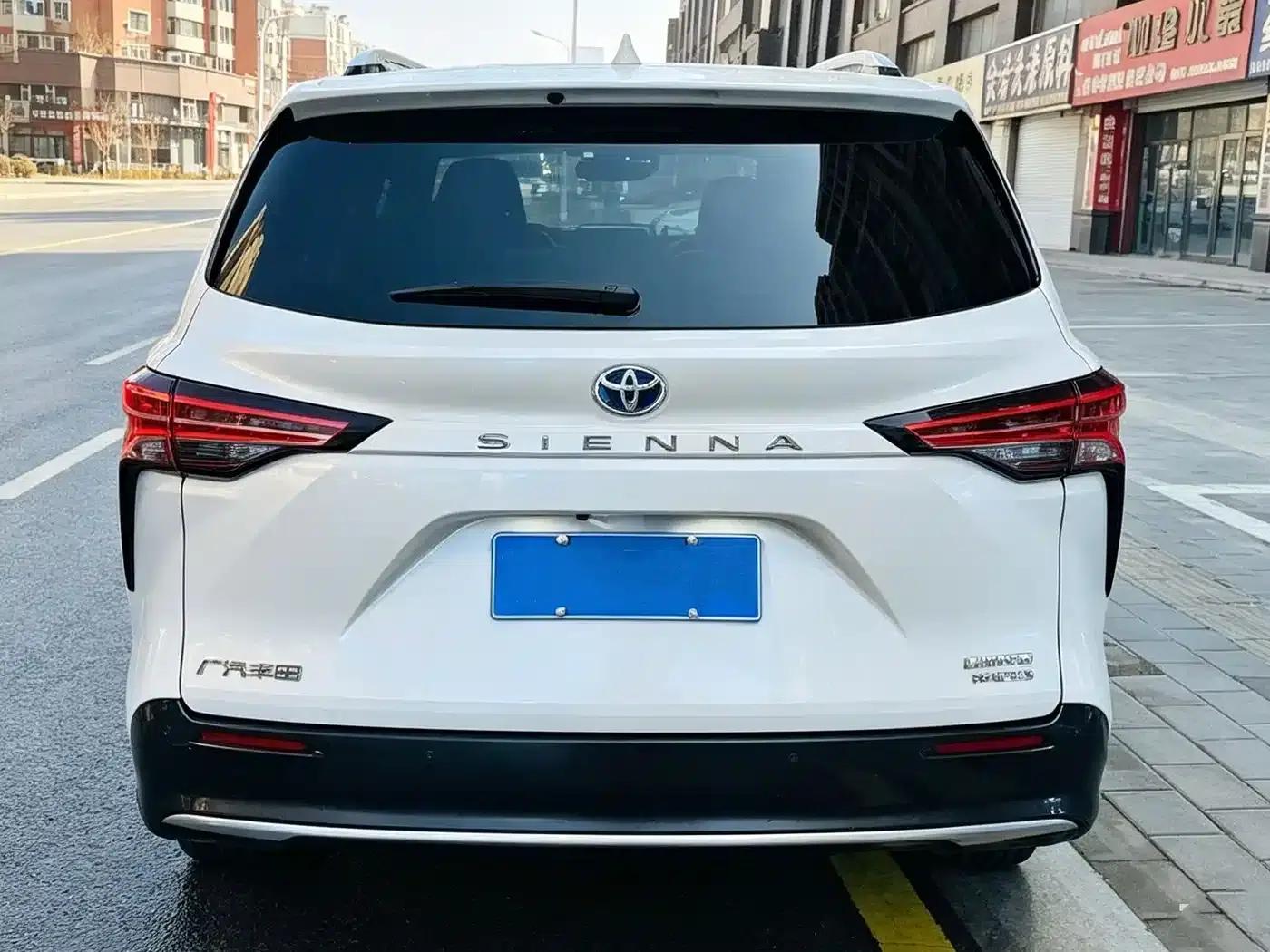 2023 Sienna 2.5L Hybrid Premium Edition — миниатюра 6