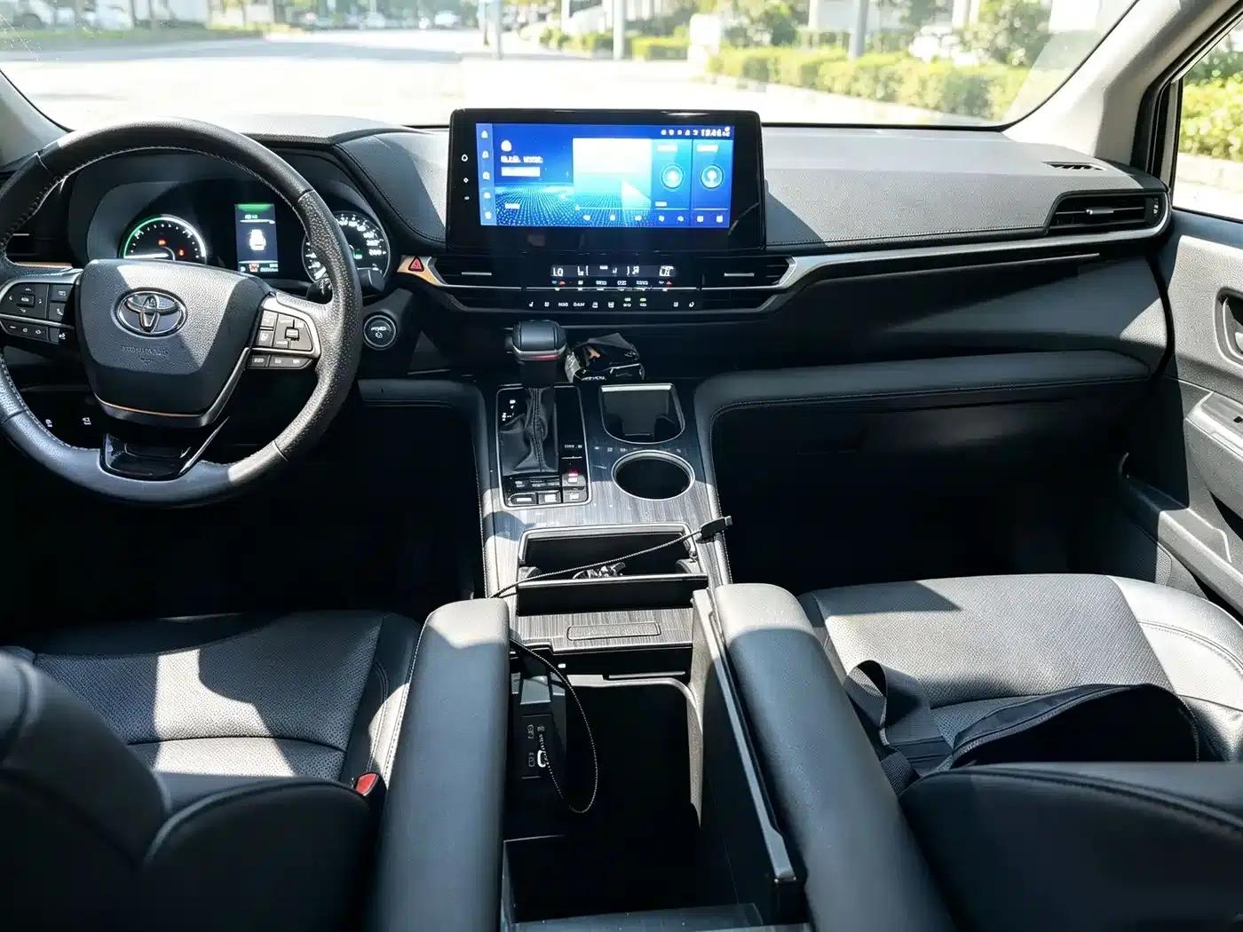 2023 Sienna 2.5L Hybrid Premium Edition — миниатюра 9