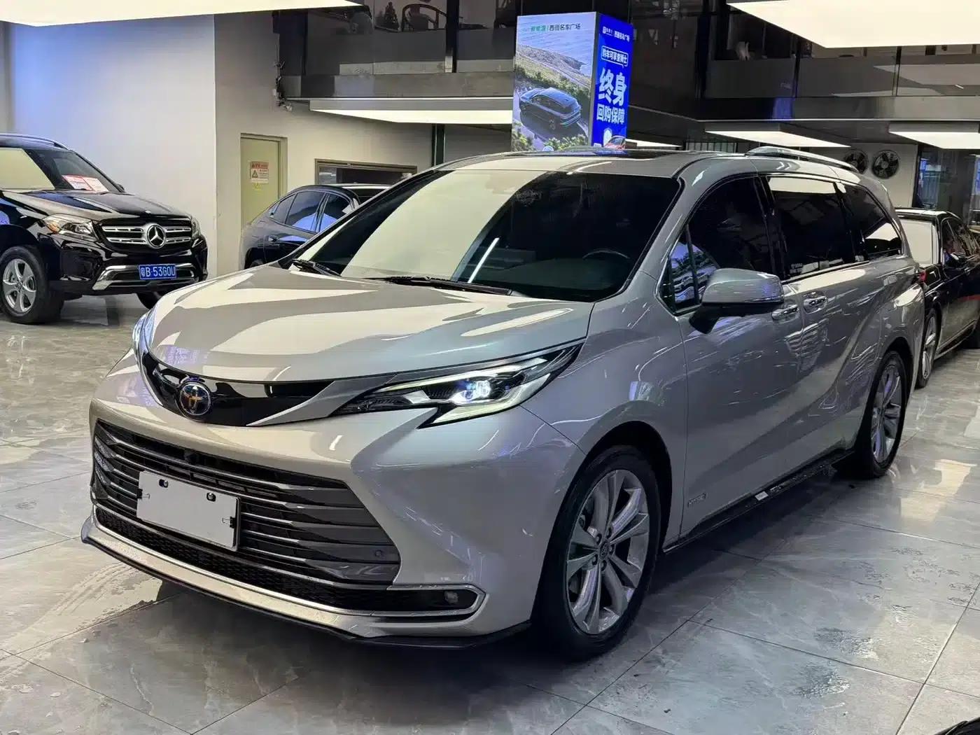2021 Sienna 2.5L Hybrid Supreme Edition — миниатюра 1